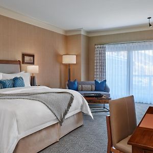 Grand Deluxe Guest room 1 King Slopeside view